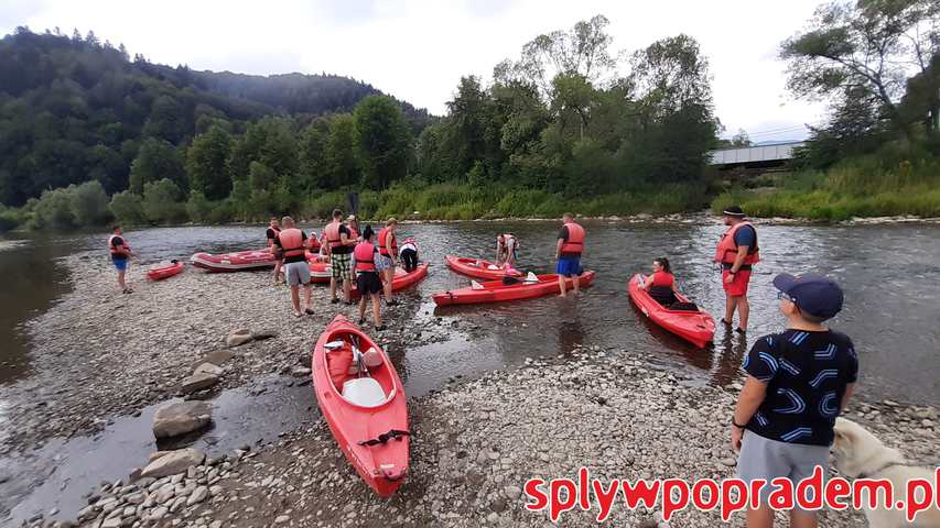 Atrakcja Muszyny spływ Popradem pontonami kajakami 