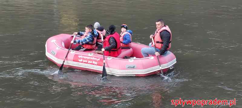 Meta pierwszego spływu pontonem na Popradzie w sezonie 2023