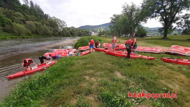 Spływ Popradem kajakami i pontonami